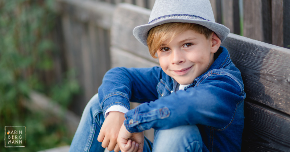 Junge mit Hut :: © Karin Bergmann