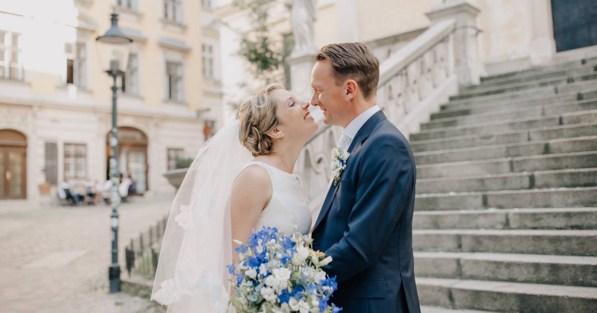 Marriage in the church of St Ulrich in Vienna Neubau, Austria :: photo copyright Karin Bergmann